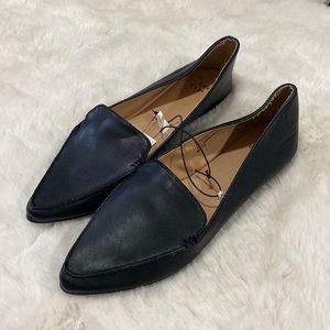 Pointed toe flats